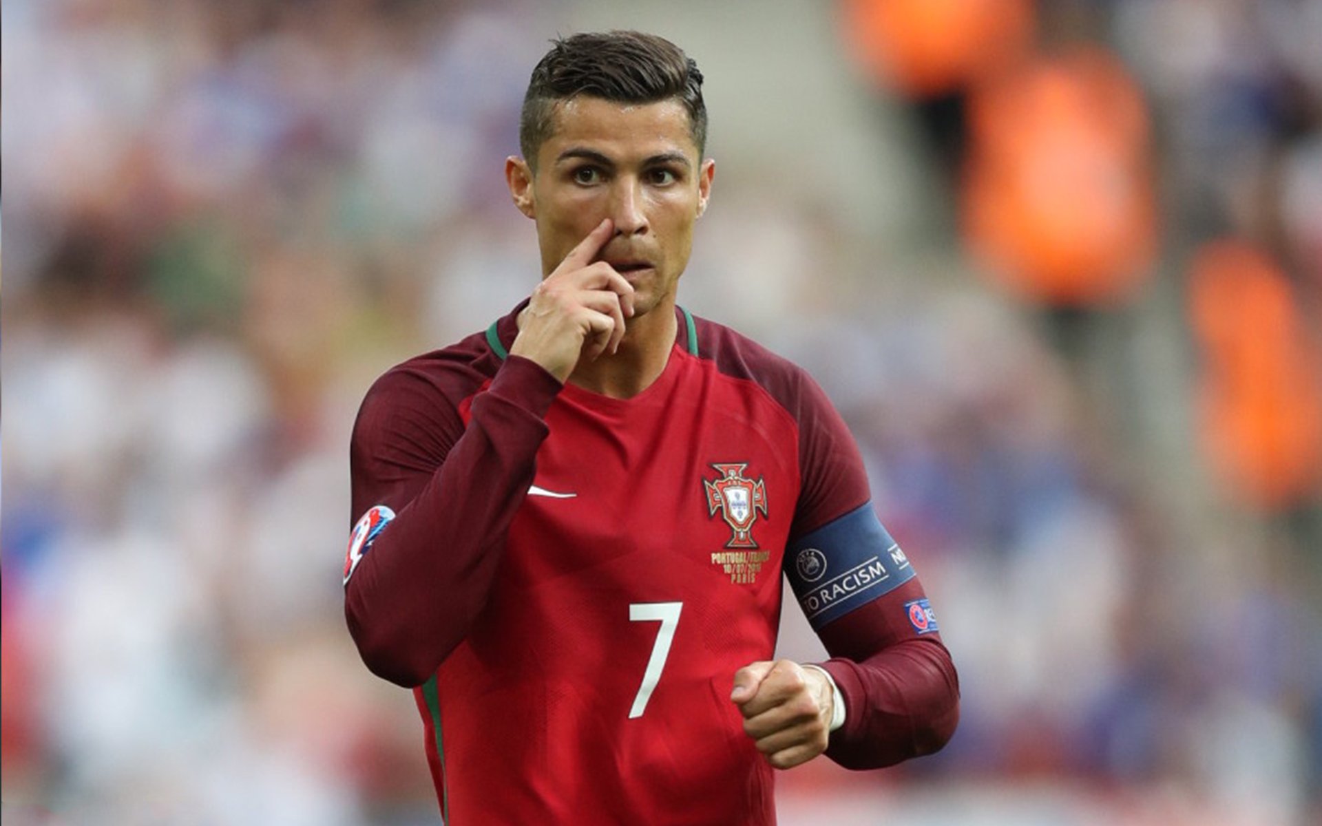 欧宝体育官网-浓眉哥回归赛场，出色防守首场状态亮眼，篮网观众沸腾！